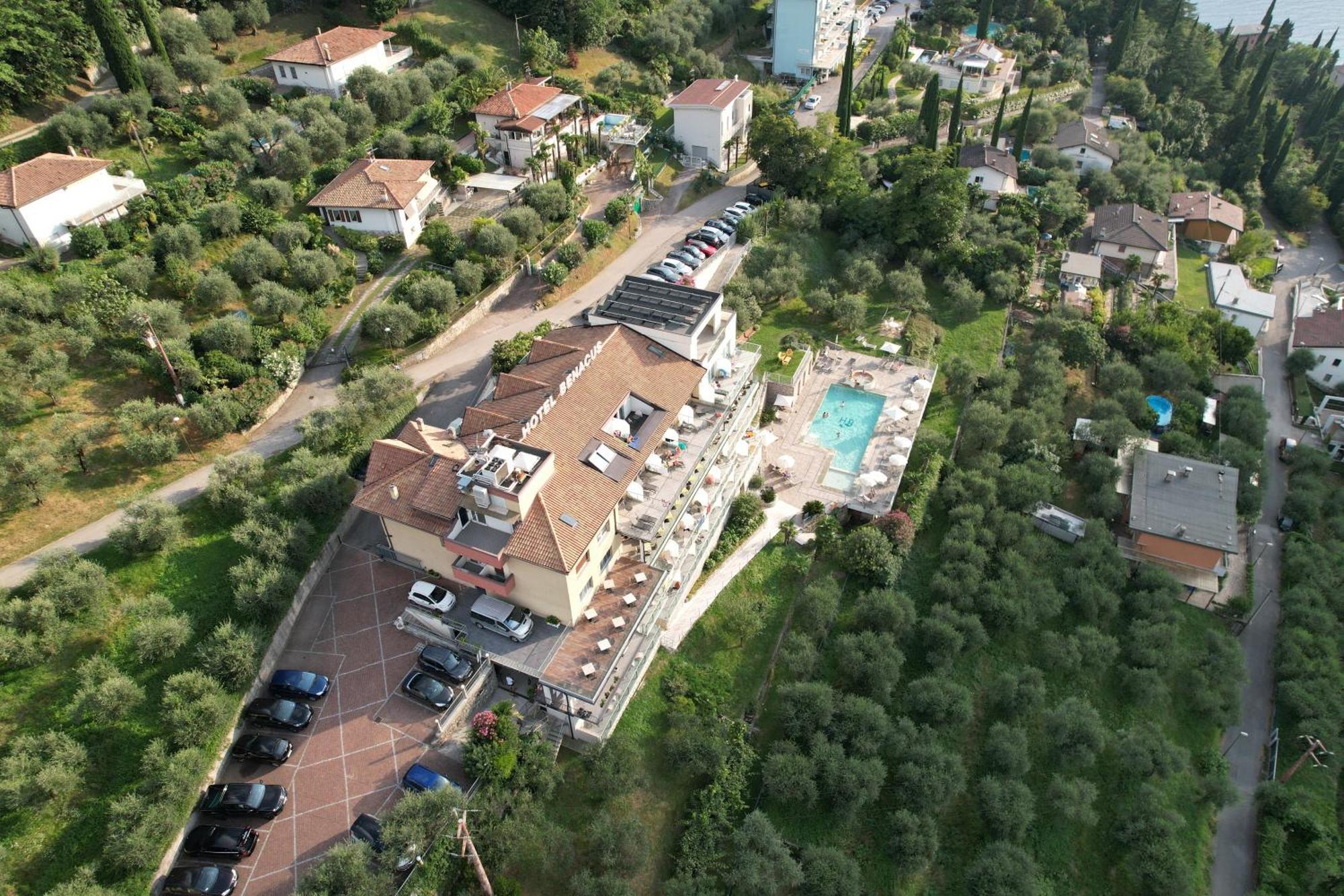 Benacus Panoramic Hotel