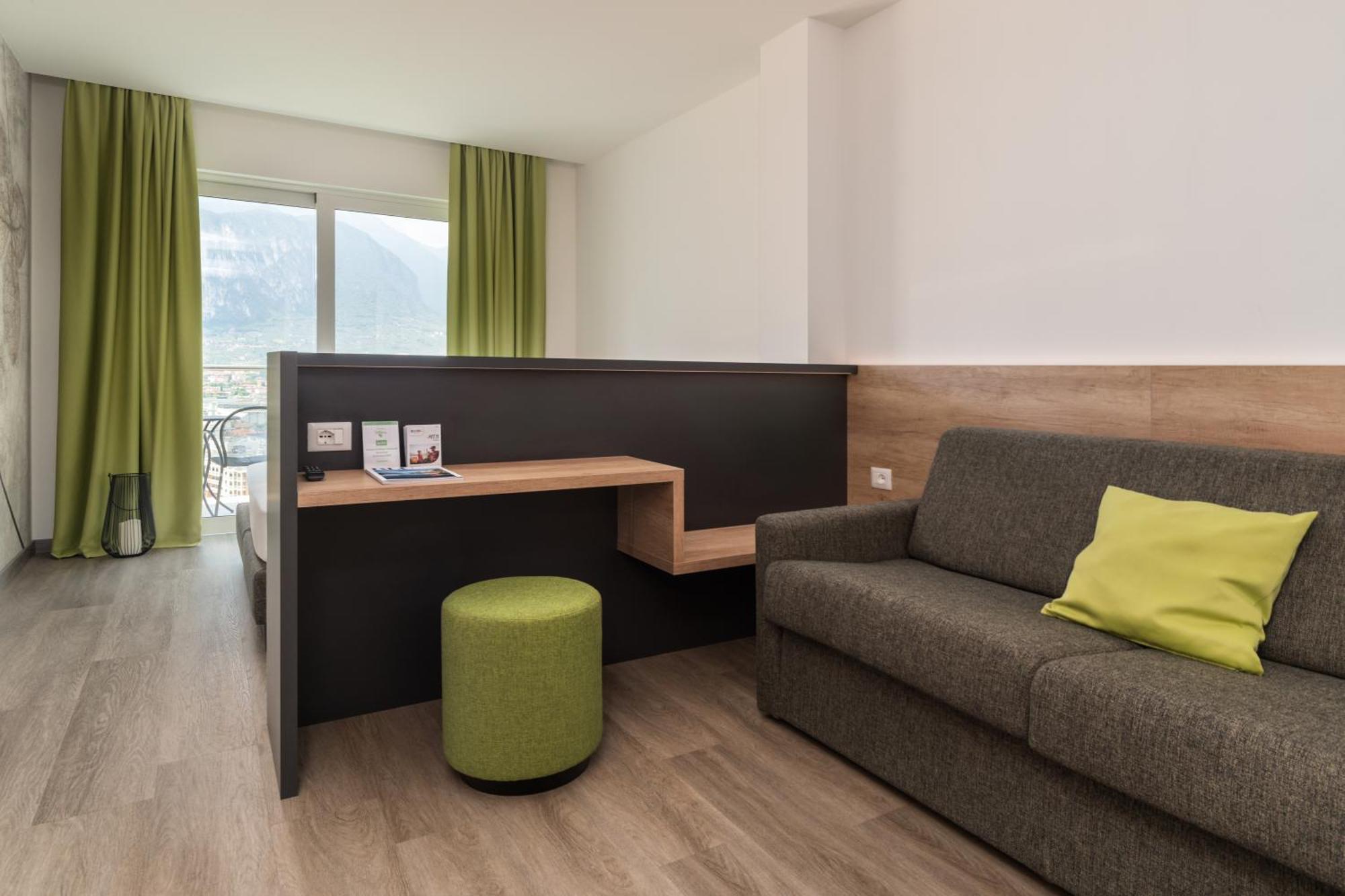 Benacus Panoramic 3*