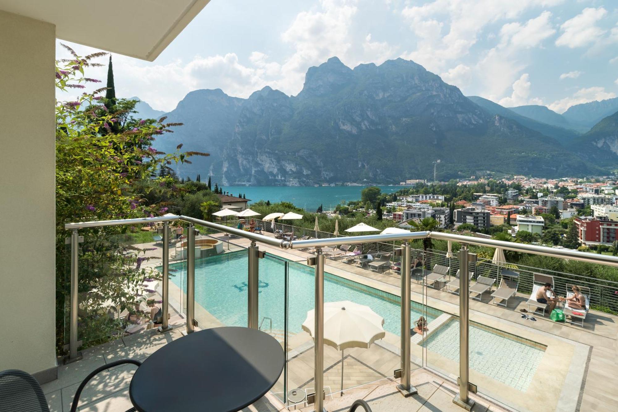 Benacus Panoramic 3*