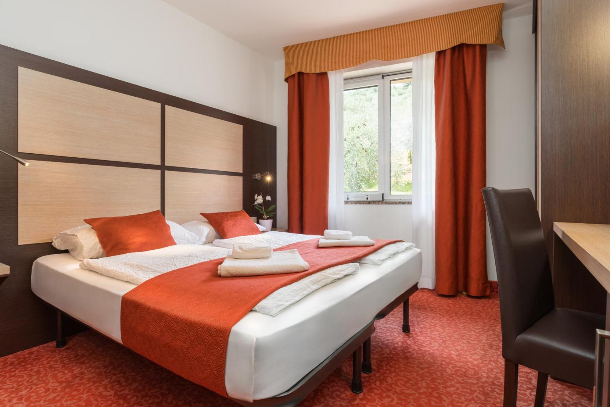 Benacus Panoramic 3*
